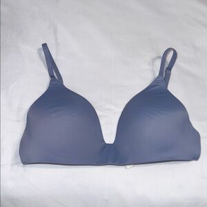 PINK VS Victoria’s Secret wireless Bra 32D Seamless Bra - Soft Bluish purple